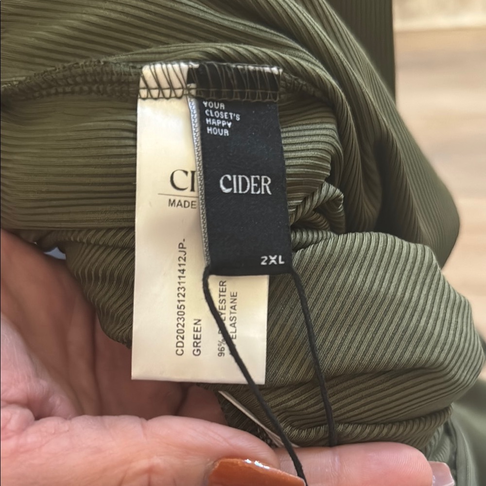 Cider Olive Green Sleeveless Jumpsuit - Picture 3 of 4